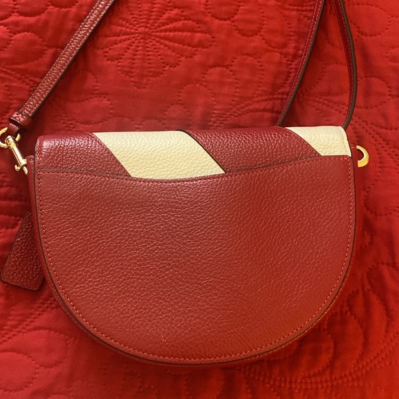 Coach - Picture 2 of 8